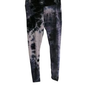 No Boundaries Black and Gray Tie-Dye Workout Leggings
